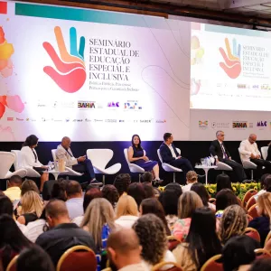 Bahia discute políticas públicas e práticas pedagógicas para a inclusão escolar 