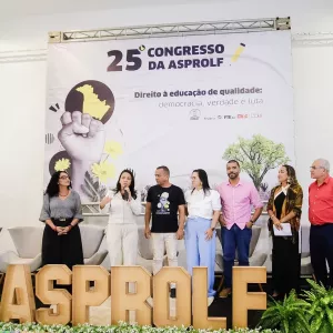 Congresso debate democracia e qualidade na educação municipal