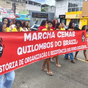 Estudantes da rede estadual de Pernambués realizam a 5ª Marcha da Consciência Negra 