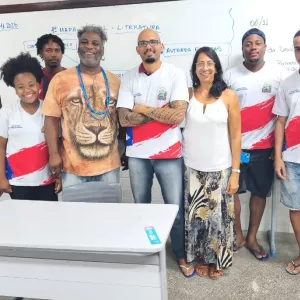 Da EJA ao fórum: vendedor de amendoim de 32 anos aposta no Enem para se tornar advogado