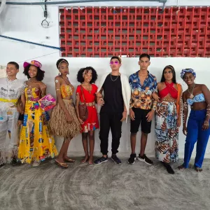 Estudantes da rede estadual de Salvador participam de feira artística