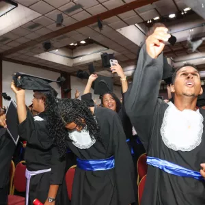 Estado da Bahia forma 293 estudantes da Educação de Jovens e Adultos durante solenidade histórica, em Salvador 