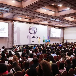 Estudantes ampliam debates e vivências diplomáticas na BaMUN 