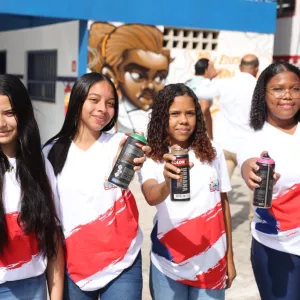 No dia que completa 92 anos, Ipiaú recebe inauguração de colégio estadual e complexo esportivo 