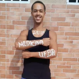 Da escola estadual à Medicina na UFBA: a vitória de um jovem baiano