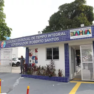 Obras de modernização do Colégio Estadual de Tempo Integral Governador Roberto Santos, em Salvador, são inauguradas