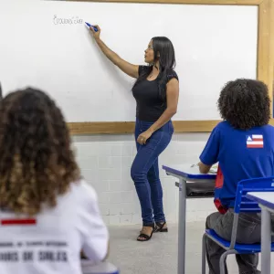 SEC incentiva professores e diretores escolares da Educação Básica a participarem da Escuta Nacional do MEC sobre formação continuada