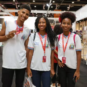 Bienal: SEC investe R$ 1,5 milhão em vales-livros para estudantes e professores da rede estadual