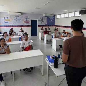 Jovens passam por formação para assumir papéis de liderança estudantil