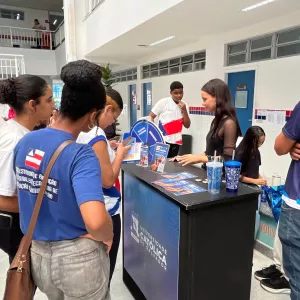 Mais de 2,4 mil estudantes participam do Educatech e se conectam a universidades e ao mundo do trabalho