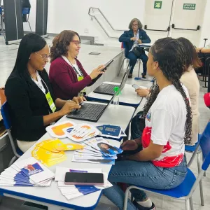 Rolê Cidadão leva serviços essenciais e cidadania para estudantes em Vitória da Conquista e Jequié