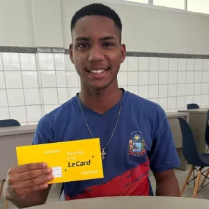 Dia D de entrega do Bolsa Presença mobiliza rede estadual