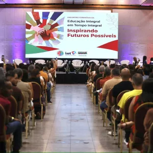 Formação reúne gestores para consolidar avanço da educação em tempo integral nas escolas estaduais