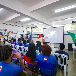 Roda de conversa com estudantes do Arenoso debate ancestralidade, acesso à universidade e projetos de vida