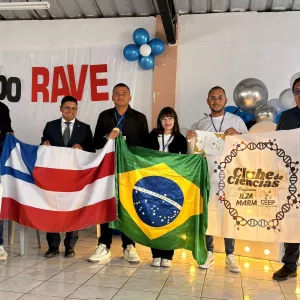 Estudantes de colégio estadual em Catu conquistam primeiro lugar em torneio de empreendedorismo no Equador