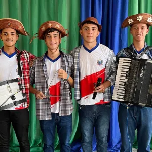 Forró de Farda leva a tradição junina dos corredores da escola para palcos do interior baiano