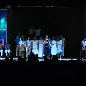 Musical de Milton Nascimento é encenada por alunos do Colégio Estadual Manoel Novaes