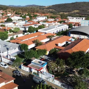 Entrega de colégio estadual em Riacho de Santana consolida Educação no Velho Chico