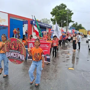 ​Fanfarra escolar da rede estadual se apresenta durante passagem do Fogo Simbólico do 2 de Julho