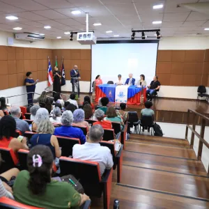 Educadores dialogam na UNEB sobre legado de Roberto Santos para a formação docente