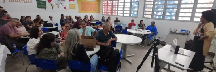 Educação Conectada - IAT realiza oficinas de Podcast e Computação Criativa para professores