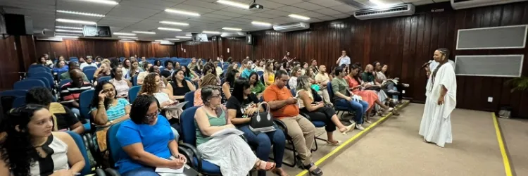 Coordenadores pedagógicos conhecem estrutura da gestão pública e possibilidades de desenvolvimento na carreira