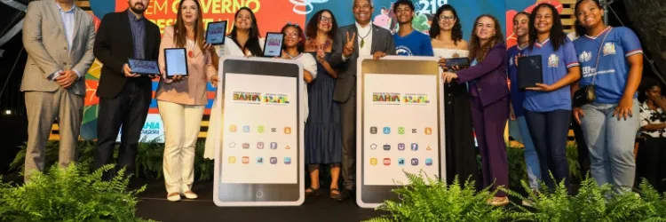 Governo da Bahia anuncia entrega de mais de 78 mil tablets para escolas e ações para fomentar a produção científica