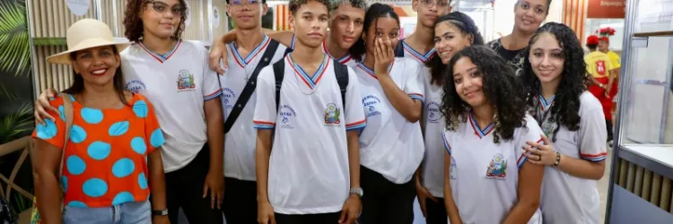 Estudantes da rede estadual de Salvador e Lauro de Freitas visitam a Fenagro