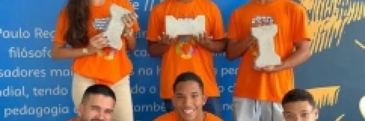 Estudantes de Serrinha usam papel descartado e fibra do coco para desenvolver biocimento