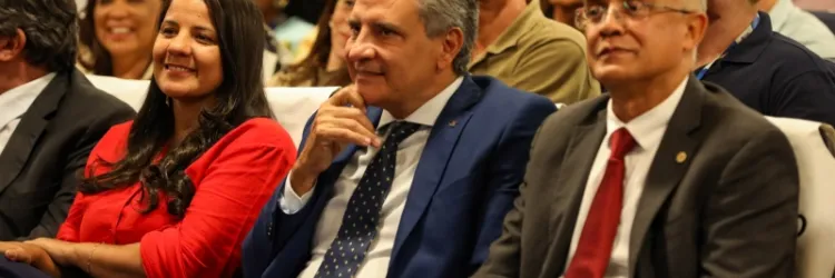 Importância da educação foi tema de palestra e de pronunciamentos no 10º aniversário de escola do TCE-BA