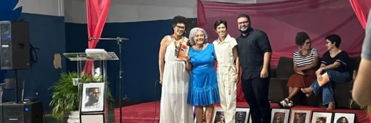 Estudantes da rede estadual de Pojuca lançam livro de poemas sobre valorização da identidade do povo negro