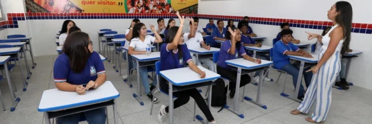 SEC convoca 40 professores da Educação Básica aprovados em processo seletivo