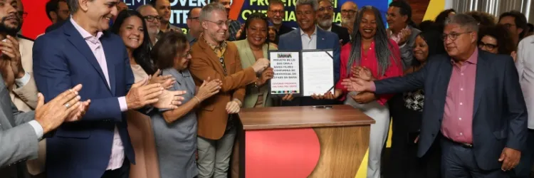 Bahia Filmes: Projeto de Lei que cria a primeira empresa estadual do audiovisual do Brasil é entregue à Alba
