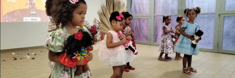 Campanha “Cadê minha Boneca Preta?” promove representatividade e combate ao racismo