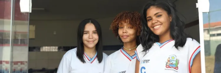 Comunidade escolar comemora entrega de duas unidades de ensino e avanços na educação de Santaluz