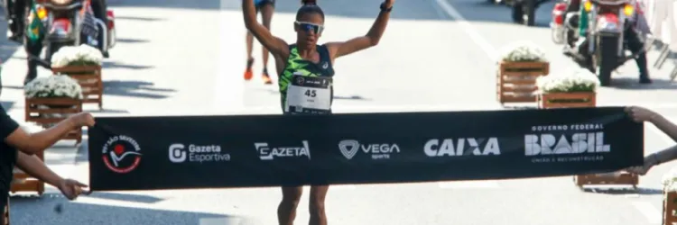 Ex-aluna da rede estadual conquista pódio na Corrida de São Silvestre