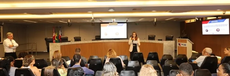 Diretores da rede estadual são orientados sobre gestão dos recursos públicos