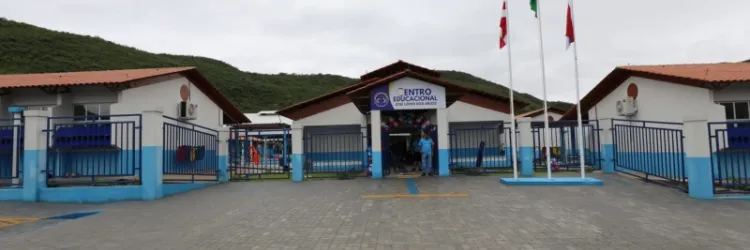 Governo do Estado entrega escola e mercado em Novo Horizonte e autoriza obras em Macaúbas