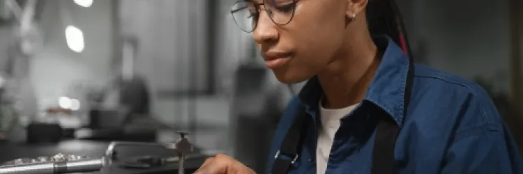 Inscrições para cursos de qualificação profissional para mulheres começam nesta quinta-feira (12)