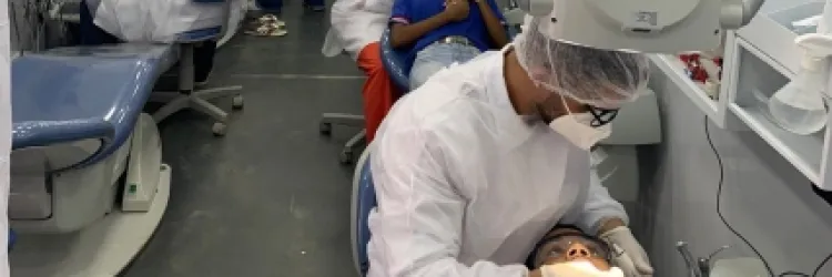 Odontomóvel leva saúde bucal a escolas estaduais de sete novos municípios