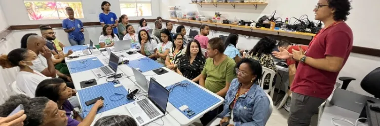 Professores da rede municipal de Lauro de Freitas participam de imersão no Maria Felipa Lab