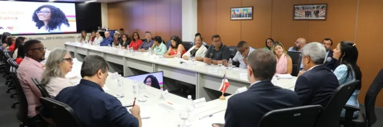 Governador, secretária da Educação e gestores dos NTEs alinham estratégias para o ano letivo de 2025