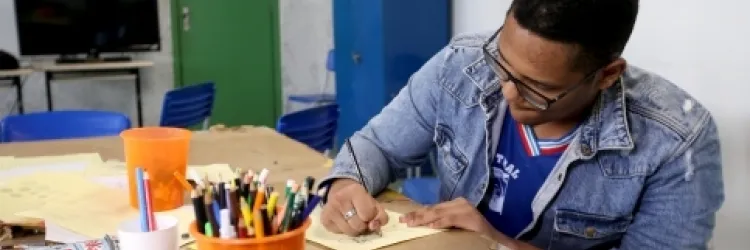 Estão abertas inscrições para oficinas presenciais e on-line dos Centros Juvenis de Ciência e Cultura