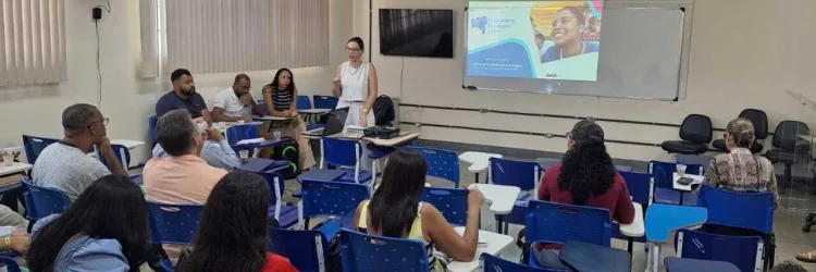 SEC realiza oficinas sobre planejamento estratégico com gestores escolares de diferentes territórios