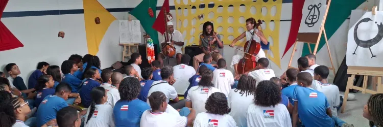 Mário Sankofa leva contação de história bantu a estudantes do Arenoso