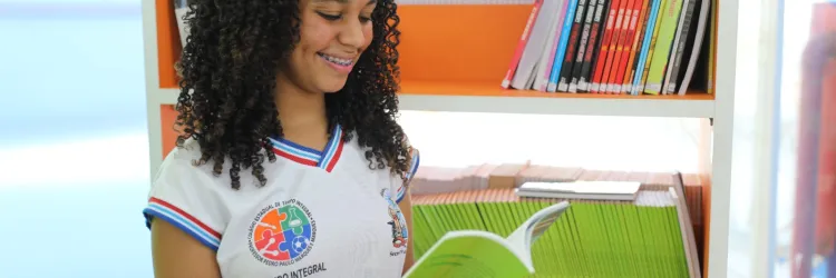 Salvador 476 anos: programas garantem permanência escolar e mudam vidas de estudantes baianos