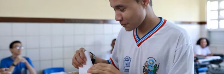 Escolas estaduais iniciam eleição de líderes de classe em toda a Bahia