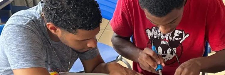 Governo da Bahia fortalece iniciação científica e impulsiona jovens pesquisadores na FEBRACE 2025