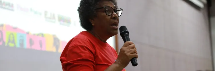 Bahia debate estratégias para fortalecer alfabetização de jovens, adultos e idosos