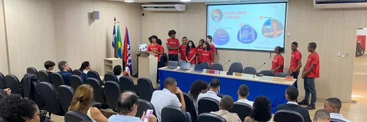 Apresentação de estudantes na UNEB
